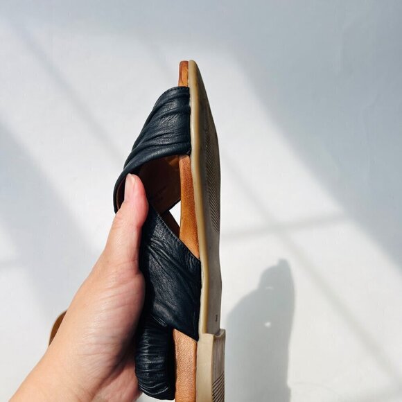 Anesha Violet cross straps soft leather sandals , Black, Size 38 - Picture 6 of 7